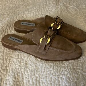 Steve Madden Brown Mules with Gold Buckles. New Without Tags.